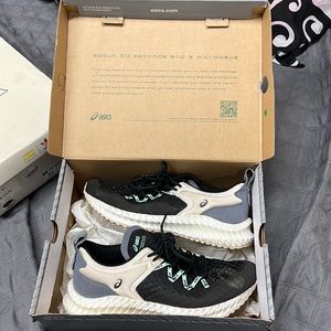 ASICS Microflux womens running shoe